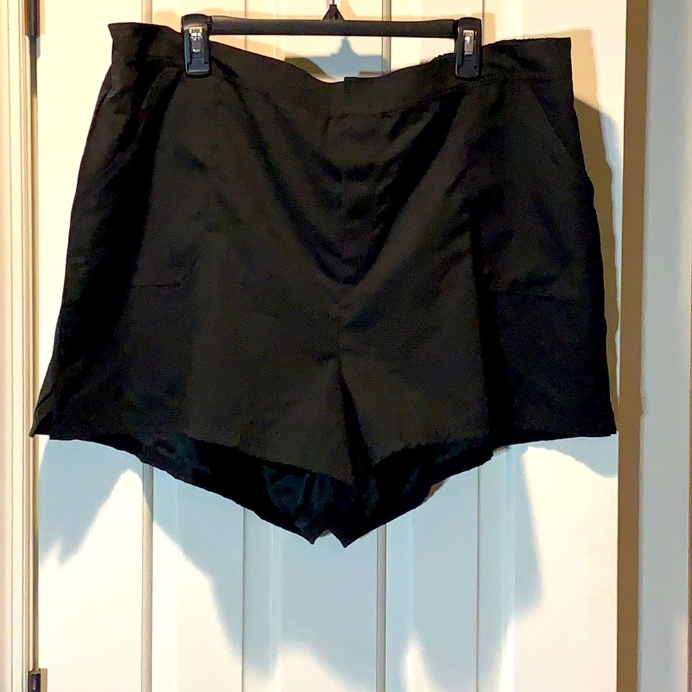 NWT Women’s plus size Black Swim shorts